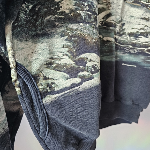 Cozy Vintage Winter Scene Sweater - Picture 5 of 6